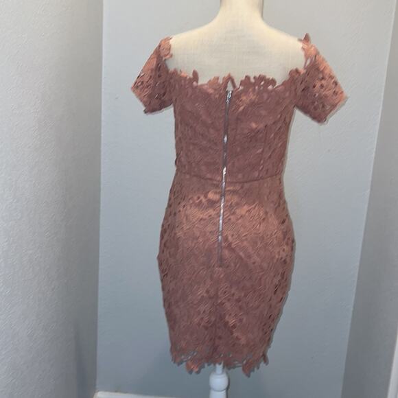 Lord & Taylor Design Lab off the shoulder floral lace Dress - Size M - Picture 4 of 9